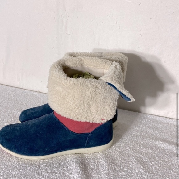 Crocs Red Navy Adela Fold Over Fuzz Bootie 7 - Picture 6 of 16